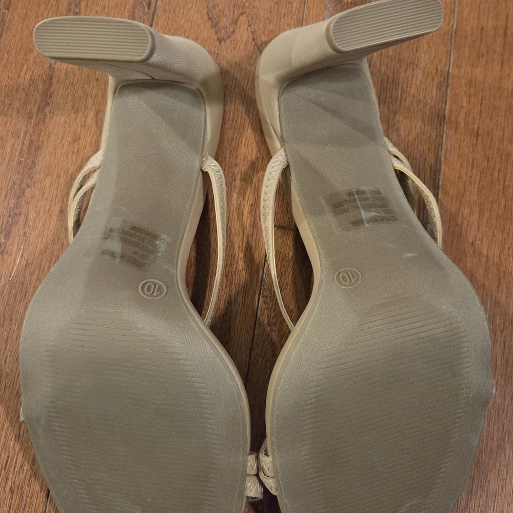 Lulus Size 10 Ferrara Heels - Picture 5 of 5